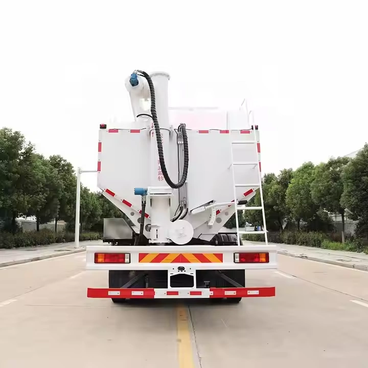 15 Ton Self-Loading Bulk Feed Truck for Grain Hauling